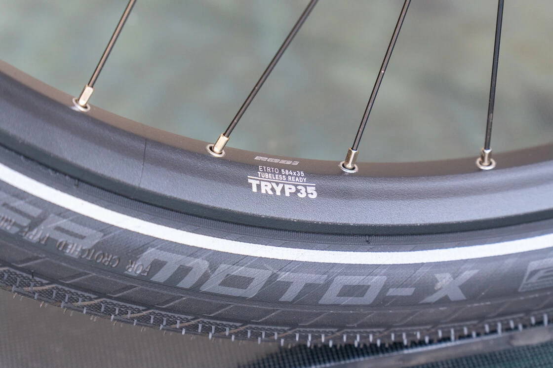 Rower elektryczny na pasku Riese & Muller Nevo 4 GT Vario SMART 625Wh KIOX 300 Pure White Metallic