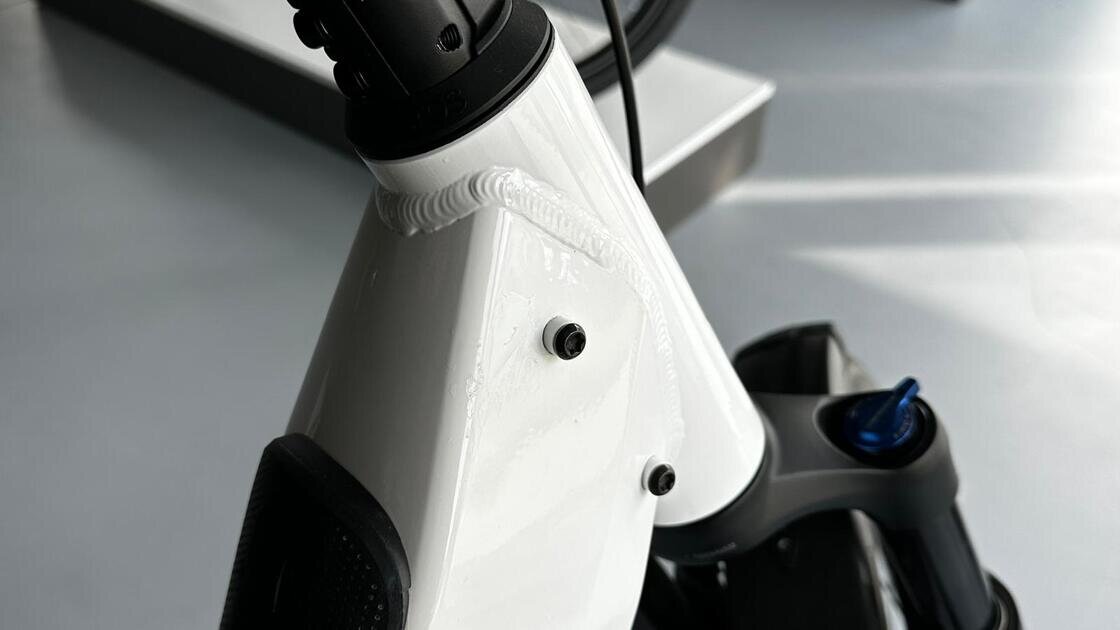 Rower elektryczny na pasku Riese & Muller Nevo 4 GT Vario SMART 750Wh KIOX 300 OUTLET Pure White Metallic