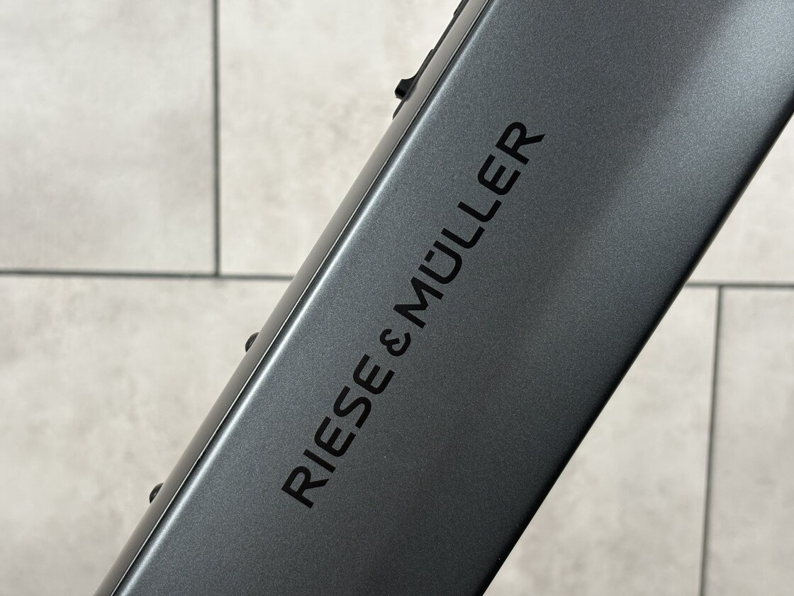 Rower elektryczny na pasku Riese & Muller Nevo 5 Silent Core Slate grey