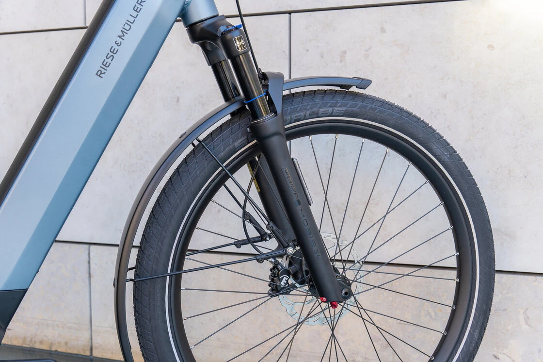 Rower elektryczny na pasku Riese & Muller Nevo 5 Vario 800Wh KIOX 500 Ice Blue Metallic