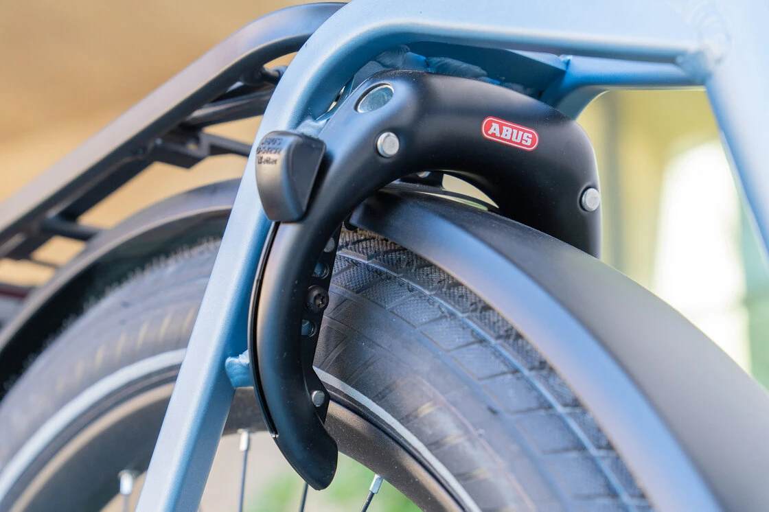 Rower elektryczny na pasku Riese & Muller Nevo 5 Vario 800Wh KIOX 500 Ice Blue Metallic