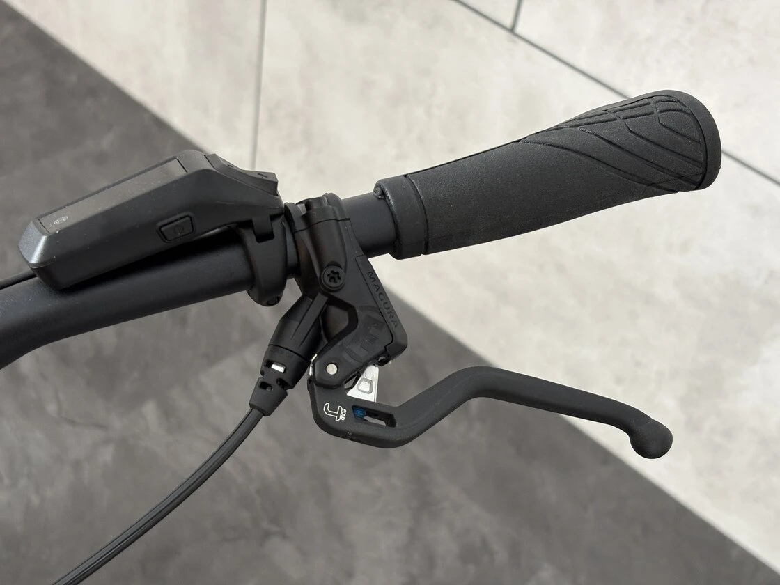 Rower elektryczny na pasku Riese & Muller Nevo 5 Vario Core