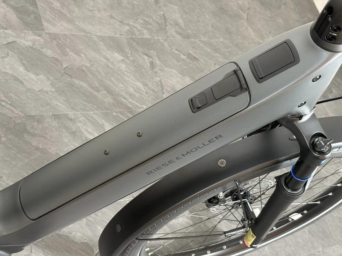 Rower elektryczny na pasku Riese & Muller Nevo 5 Vario Core