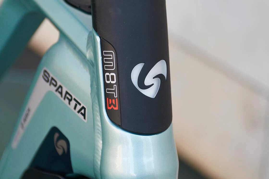 Rower elektryczny na pasku Sparta D-Burst M8TB Smart Alfine 8 GPS Unisex Srebrno-zielony 53