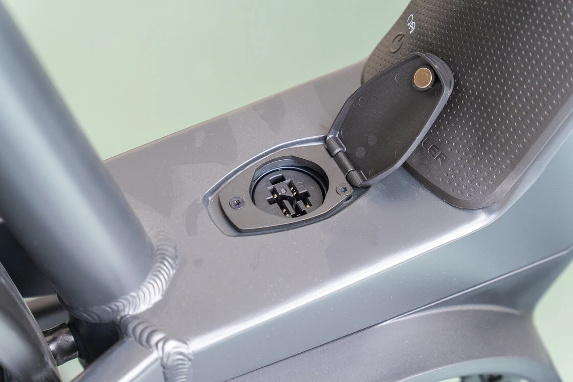 Rower elektryczny Riese & Muller Nevo 4 GT Vario na pasku SMART Intuvia 100 + łańcuch Dark Grey Mat