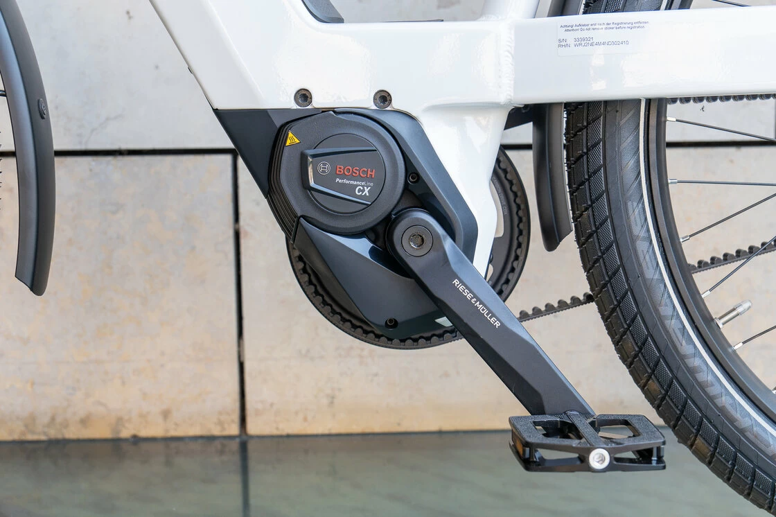 Rower elektryczny Riese & Muller Nevo 4 GT Vario na pasku SMART Intuvia 100 Pure White Metallic