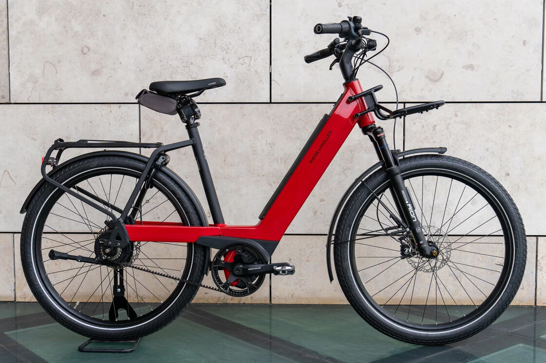 Rower elektryczny Riese & Muller Nevo GT Vario na pasku INTUVIA Front Carrier