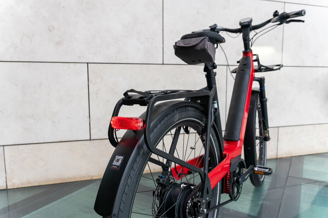 Rower elektryczny Riese & Muller Nevo GT Vario na pasku INTUVIA Front Carrier