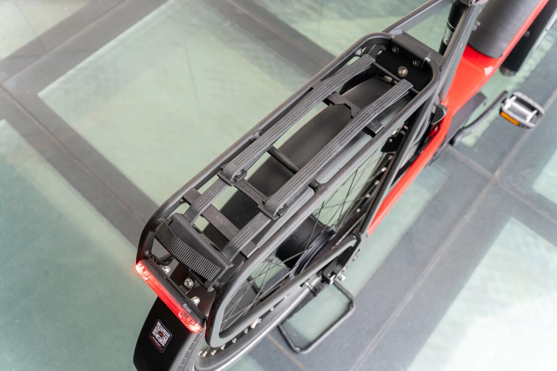 Rower elektryczny Riese & Muller Nevo GT Vario na pasku INTUVIA Front Carrier