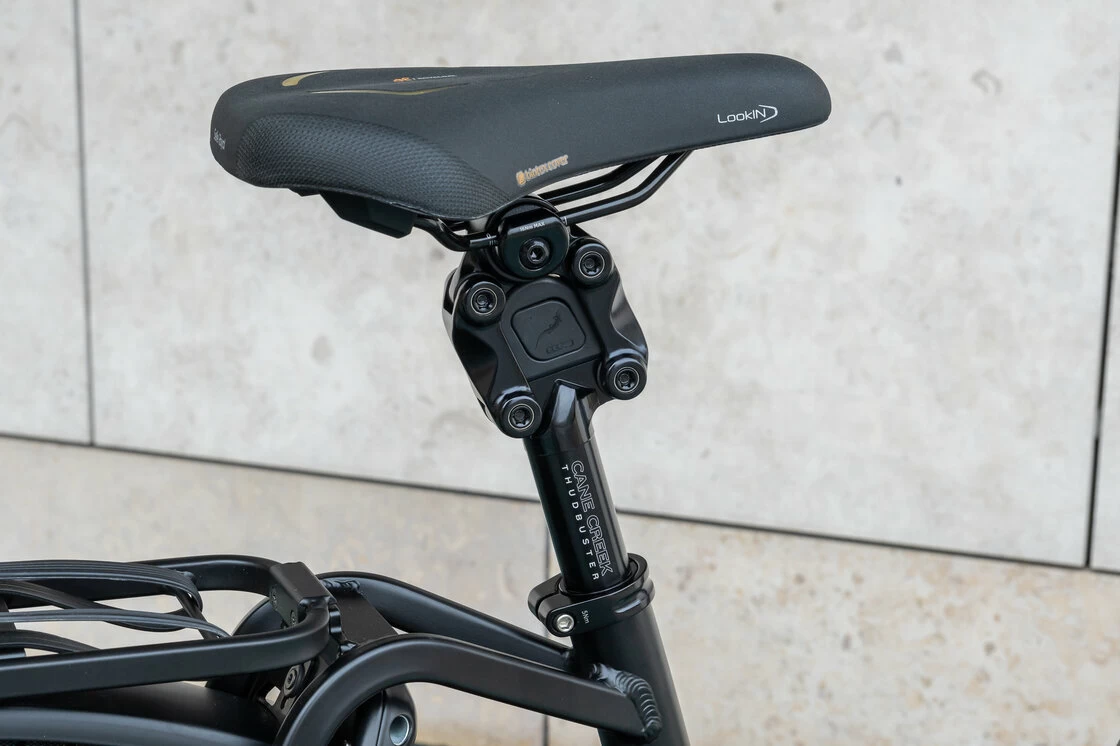 Rower elektryczny Riese & Muller Nevo GT Vario na pasku NYON Dynamic Red