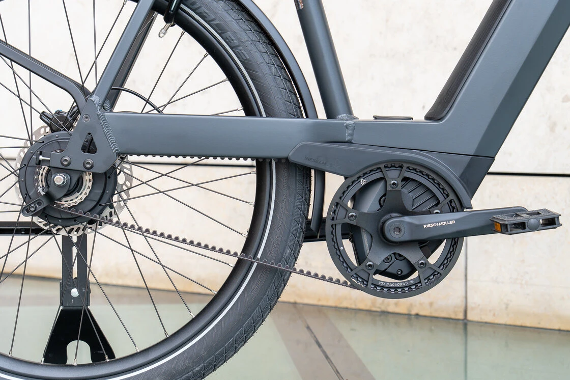 Rower elektryczny Riese & Muller Nevo GT Vario na pasku SMART 625Wh Intuvia 100 Dark Grey Mat