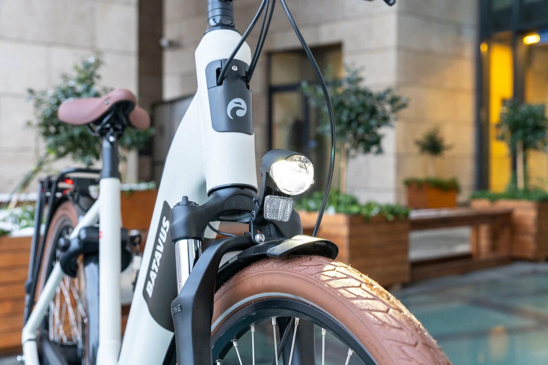Rower elektryczny z baterią w ramie Batavus Altura E-go Power BES3 Smart 500Wh Light Gray Mat 61