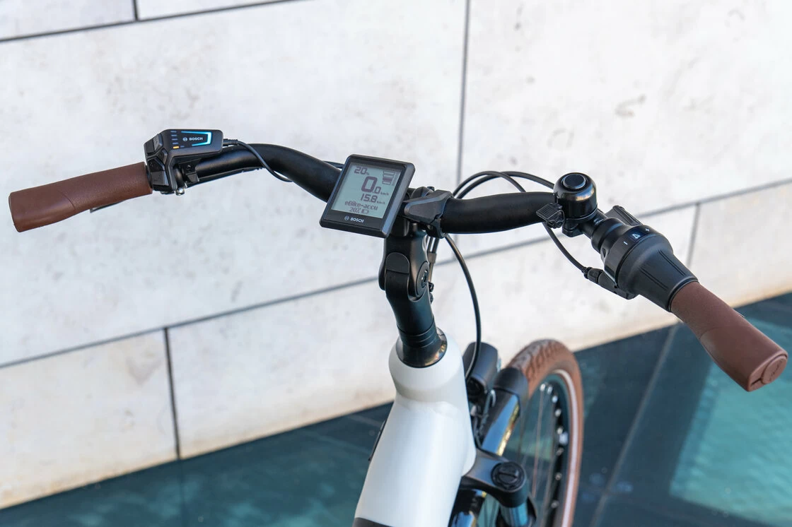 Rower elektryczny z baterią w ramie Batavus Altura E-go Power PRO Smart