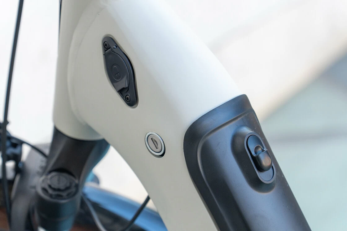 Rower elektryczny z baterią w ramie Batavus Altura E-go Power PRO Smart