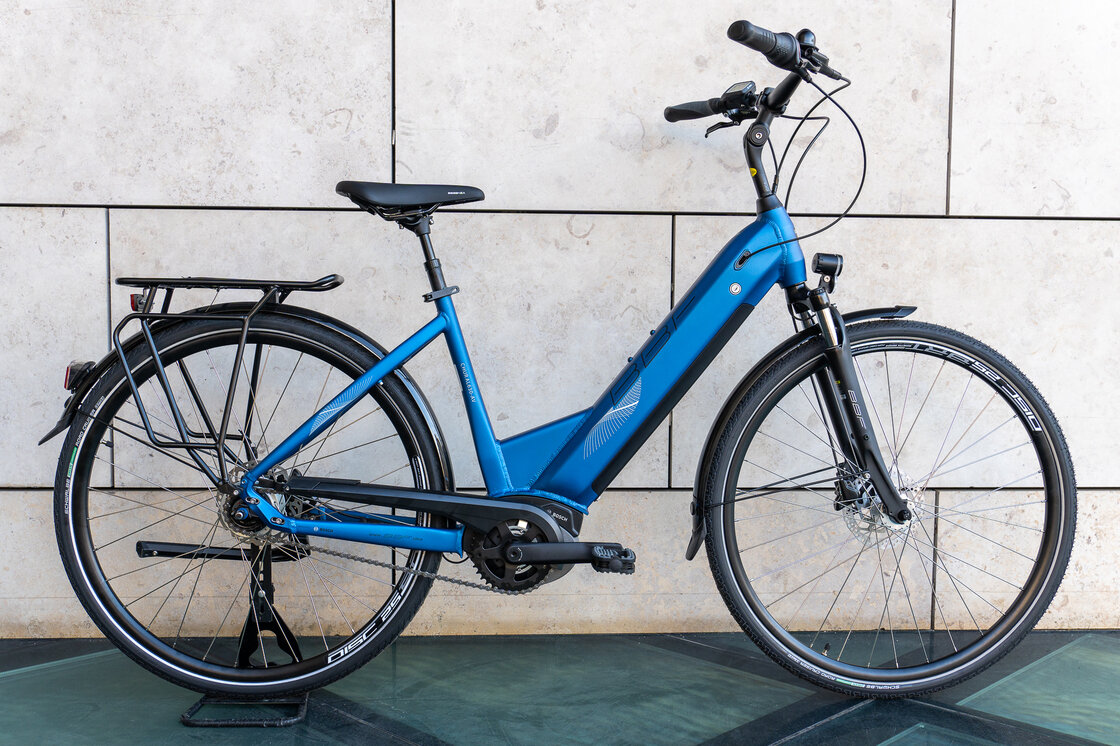 Rower elektryczny z baterią w ramie BBF E-City Chur Bosch 630Wh Blue Mat