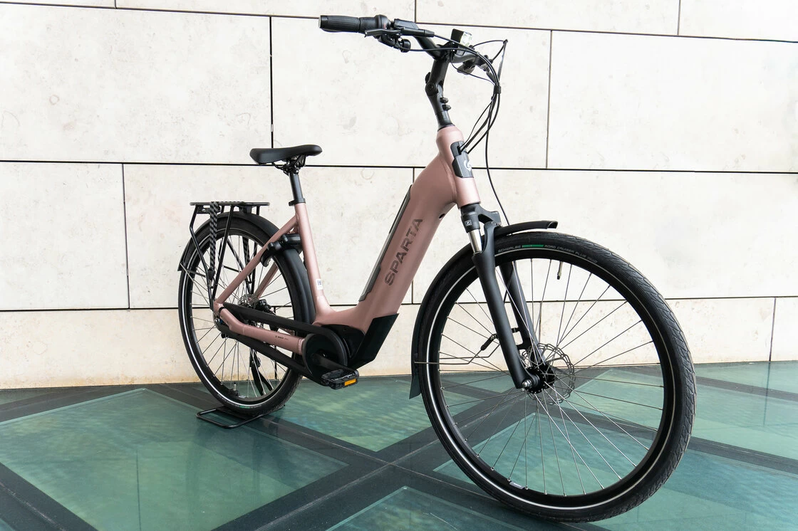 Rower elektryczny z baterią w ramie Sparta c-Grid Energy Bosch Smart 500Wh New Pink Mat 61