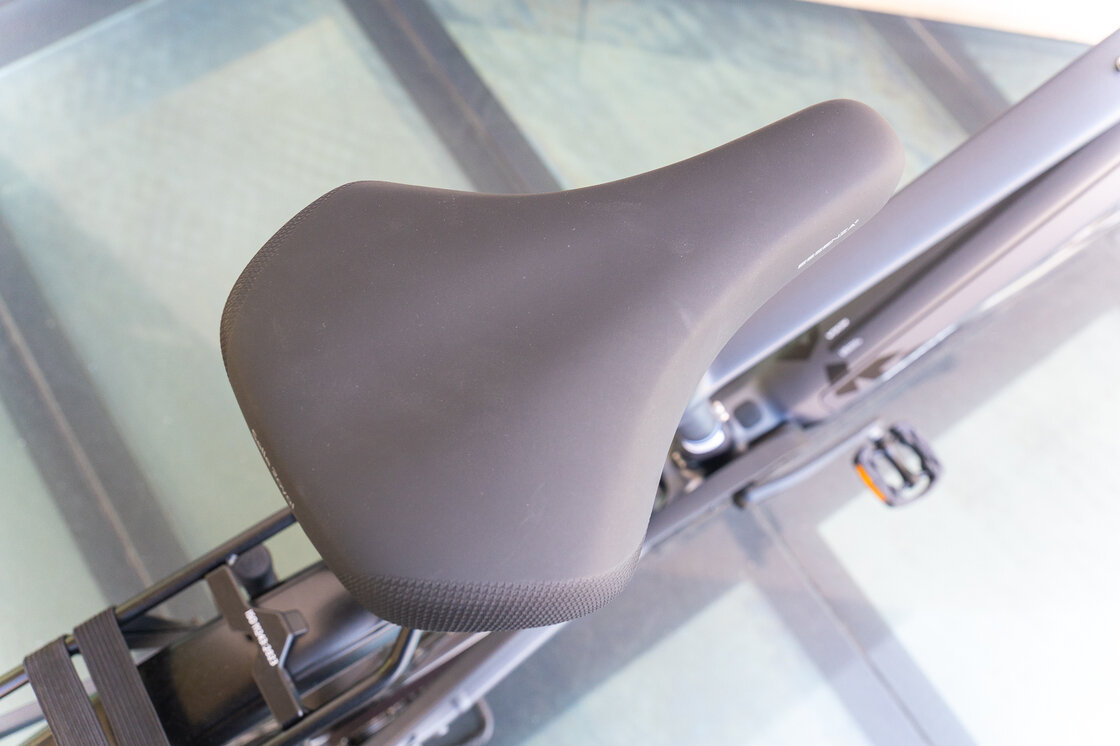 Rower elektryczny z paskiem KOGA E-XITE 800Wh Męski Jeans Mat
