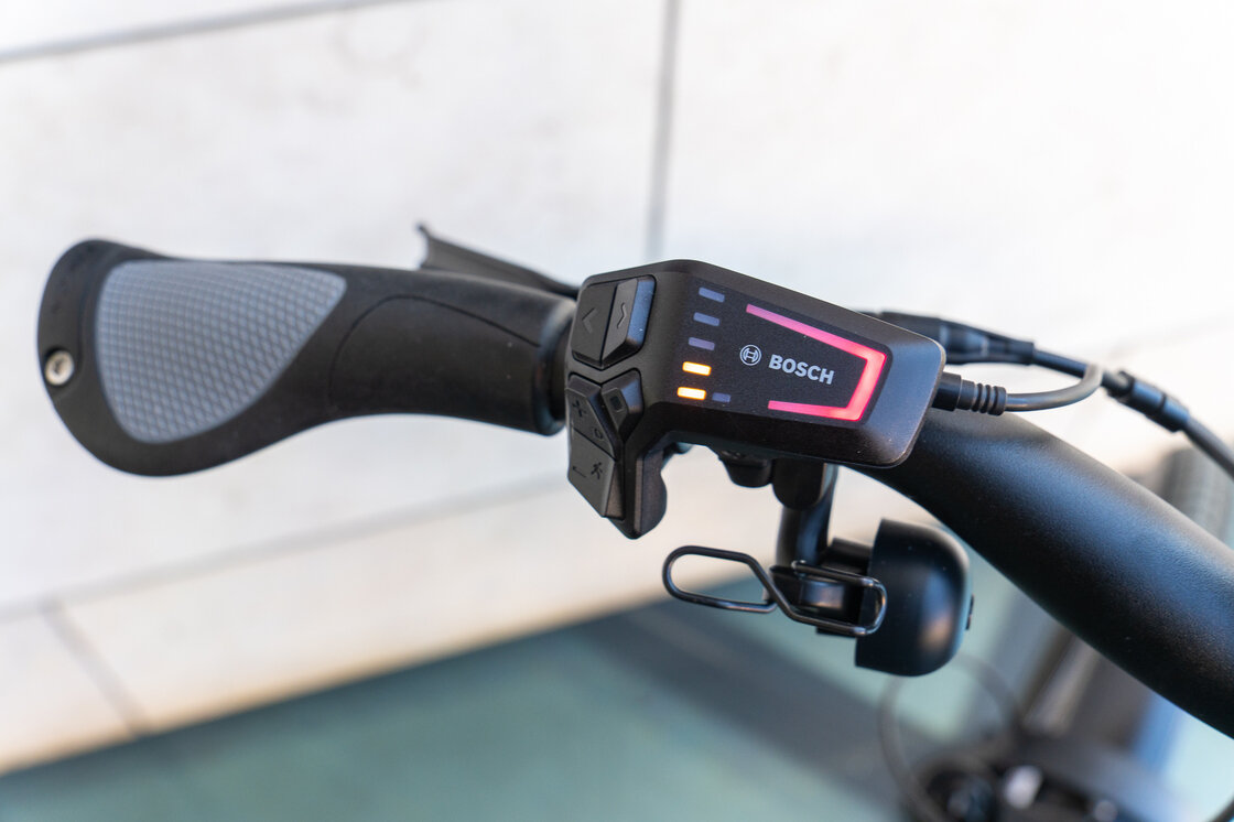 Rower elektryczny z paskiem KOGA E-XITE 800Wh Męski Jeans Mat