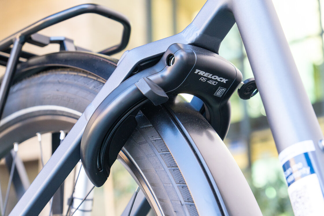 Rower elektryczny z paskiem KOGA E-XITE 800Wh Męski Jeans Mat