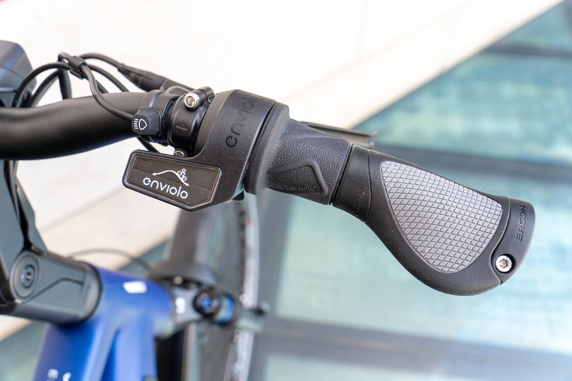 Rower elektryczny z paskiem KOGA E-XITE 800Wh Męski Sapphire Mat