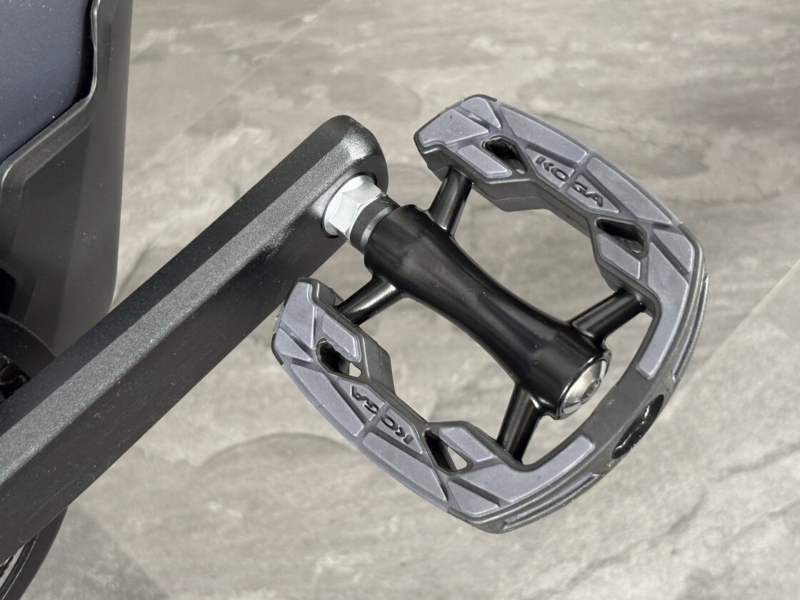 Rower elektryczny z paskiem KOGA E-XITE 800Wh Unisex Jeans Mat