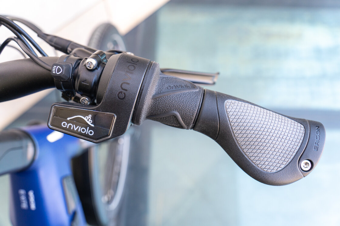 Rower elektryczny z paskiem KOGA E-XITE 800Wh Unisex Sapphire Mat