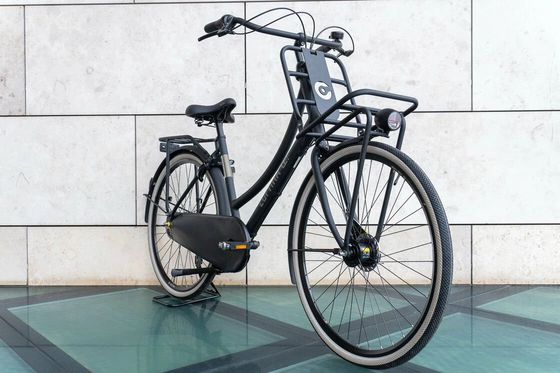 Rower miejski Cortina U4 Black Mat 61