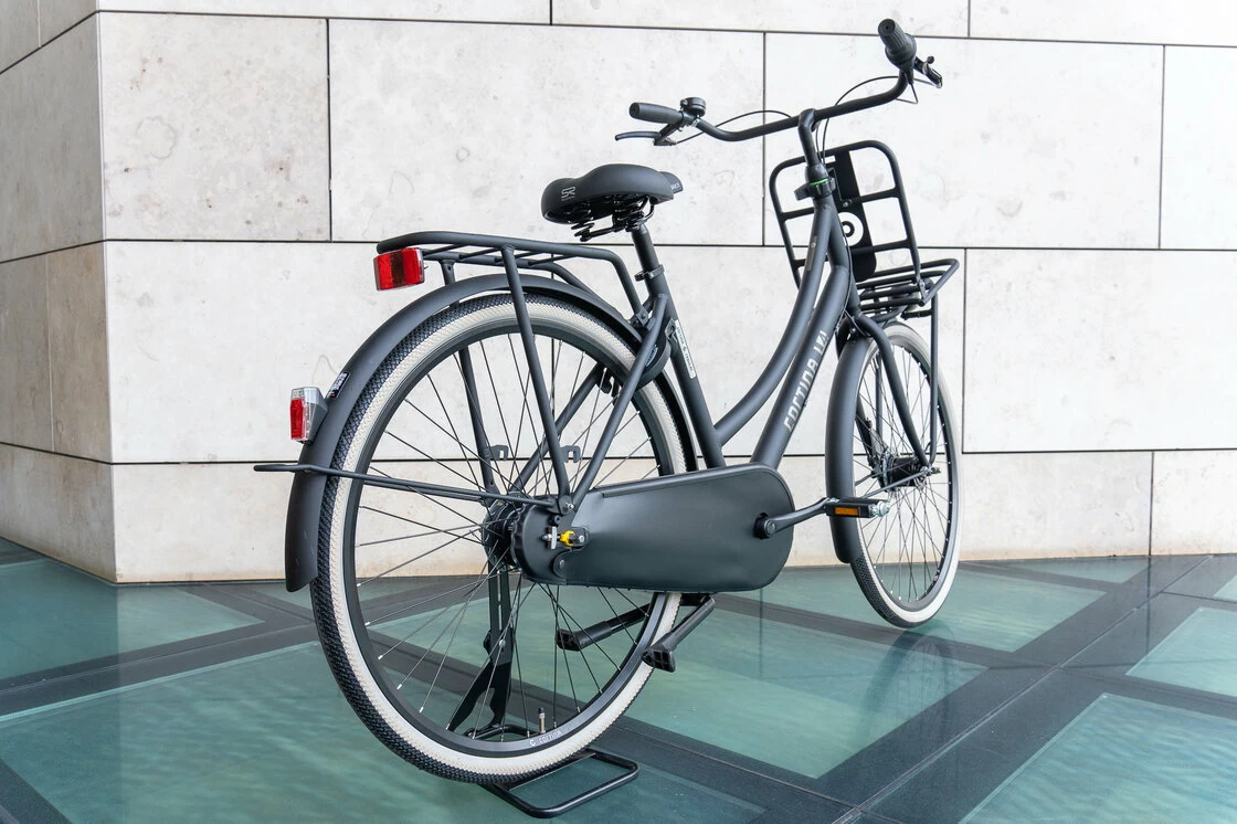 Rower miejski Cortina U4 Black Mat 61