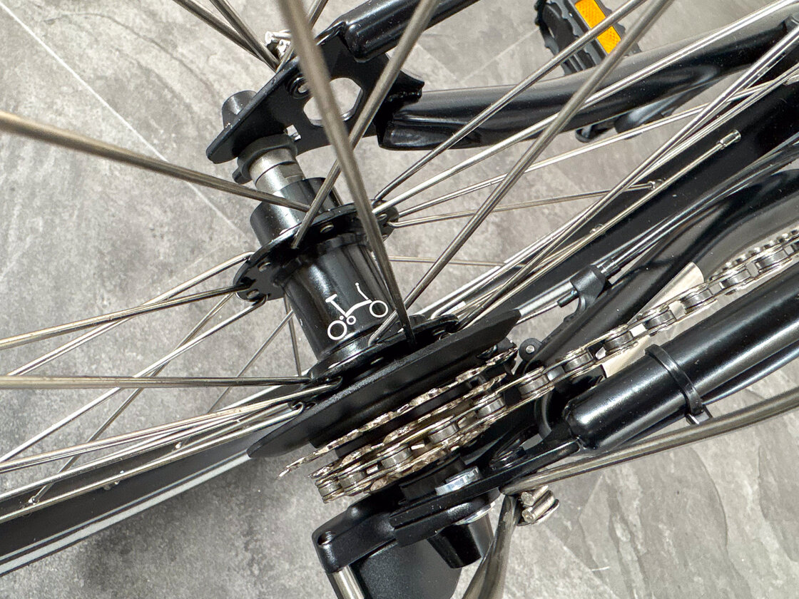 Rower składany Brompton C-Line 4s Dynamo SV8 Matt Black