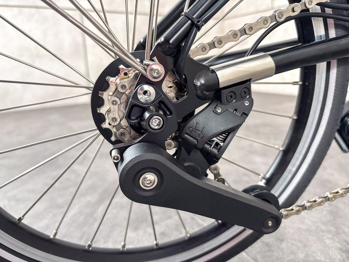 Rower składany Brompton C-Line 4s Dynamo SV8 Matt Black