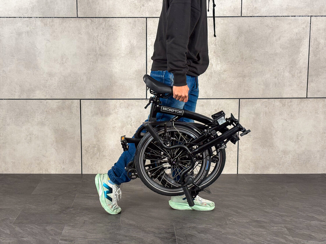 Rower składany Brompton C-Line 4s Dynamo SV8 Matt Black