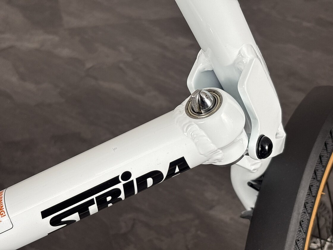 Rower składany STRIDA 5 QR+ 16" na pasku zebatym biały