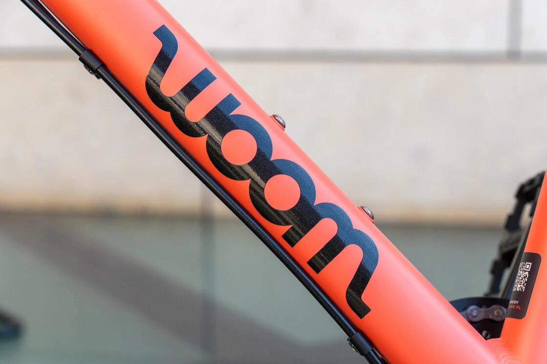 Rower woom 4 Explore Neon Coral
