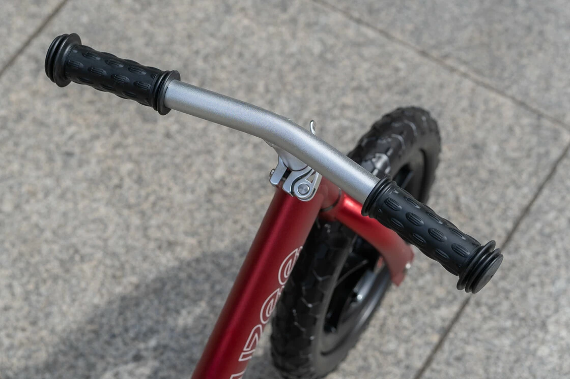 Rowerek biegowy CRUZEE 12" Czarne Koła lekki Czerwony/Gładkie siodełko