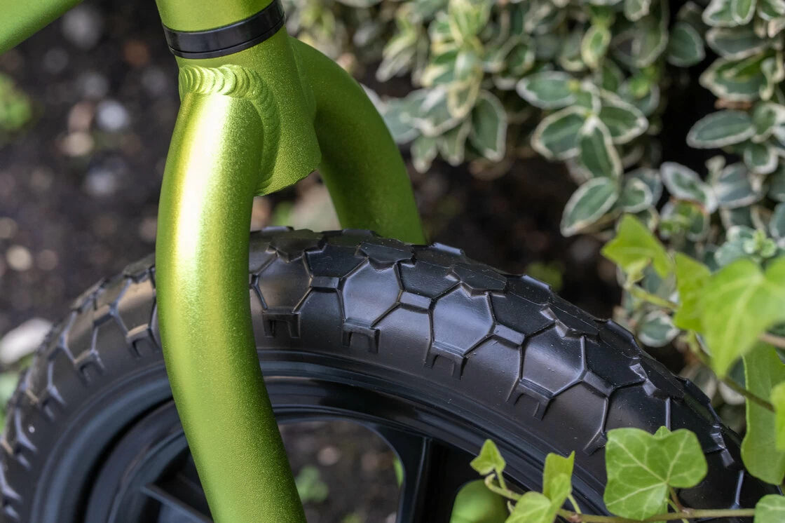 Rowerek biegowy CRUZEE 12" Czarne Koła lekki Zielony/Gładkie siodełko