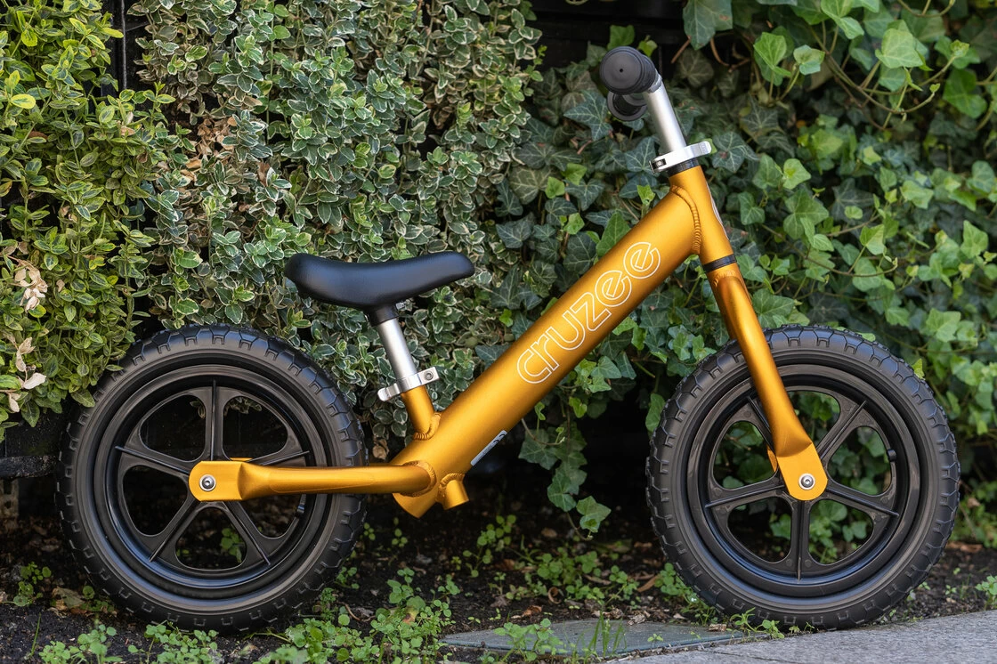 Rowerek biegowy CRUZEE 12" Czarne Koła lekki Złoty