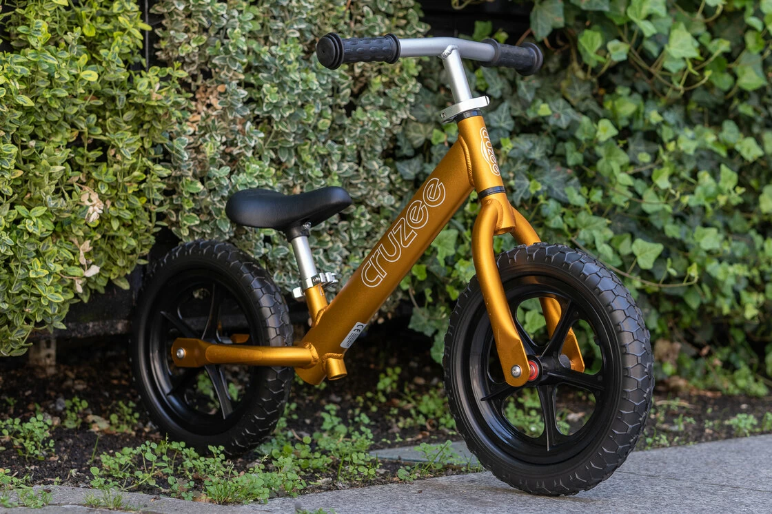 Rowerek biegowy CRUZEE 12" Czarne Koła lekki Złoty