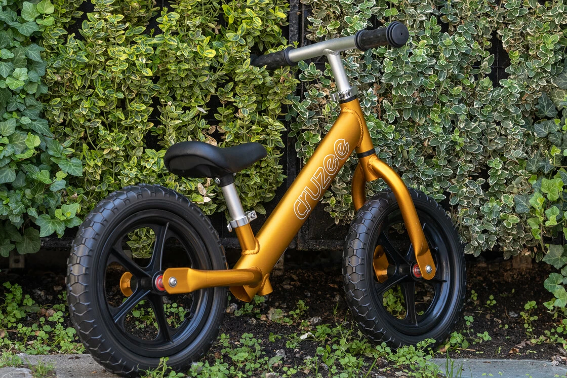 Rowerek biegowy CRUZEE 12" Czarne Koła lekki Złoty