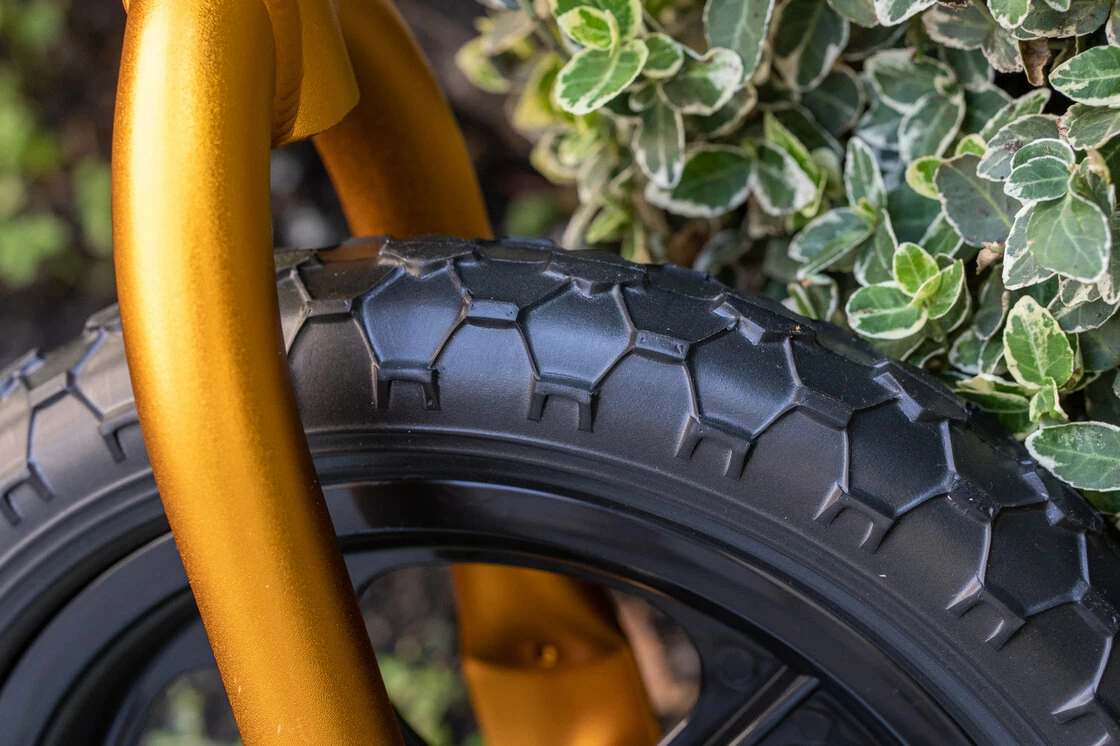 Rowerek biegowy CRUZEE 12" Czarne Koła lekki Złoty