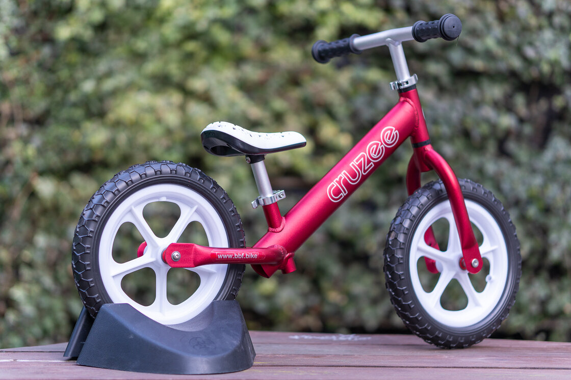 Rowerek biegowy CRUZEE 12" Czerwony - nowe białe siodełko