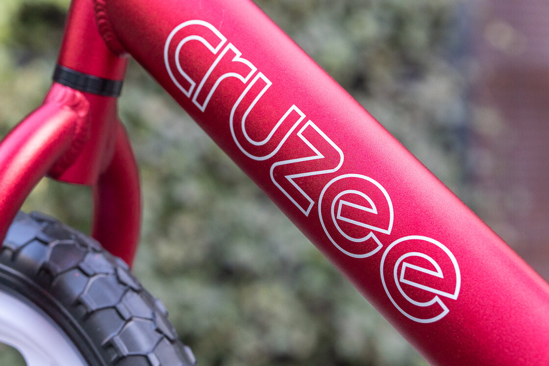 Rowerek biegowy CRUZEE 12" Czerwony - nowe białe siodełko