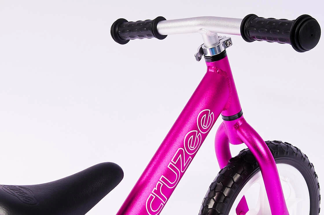 Rowerek biegowy CRUZEE 12" Różowy - czarne siodełko