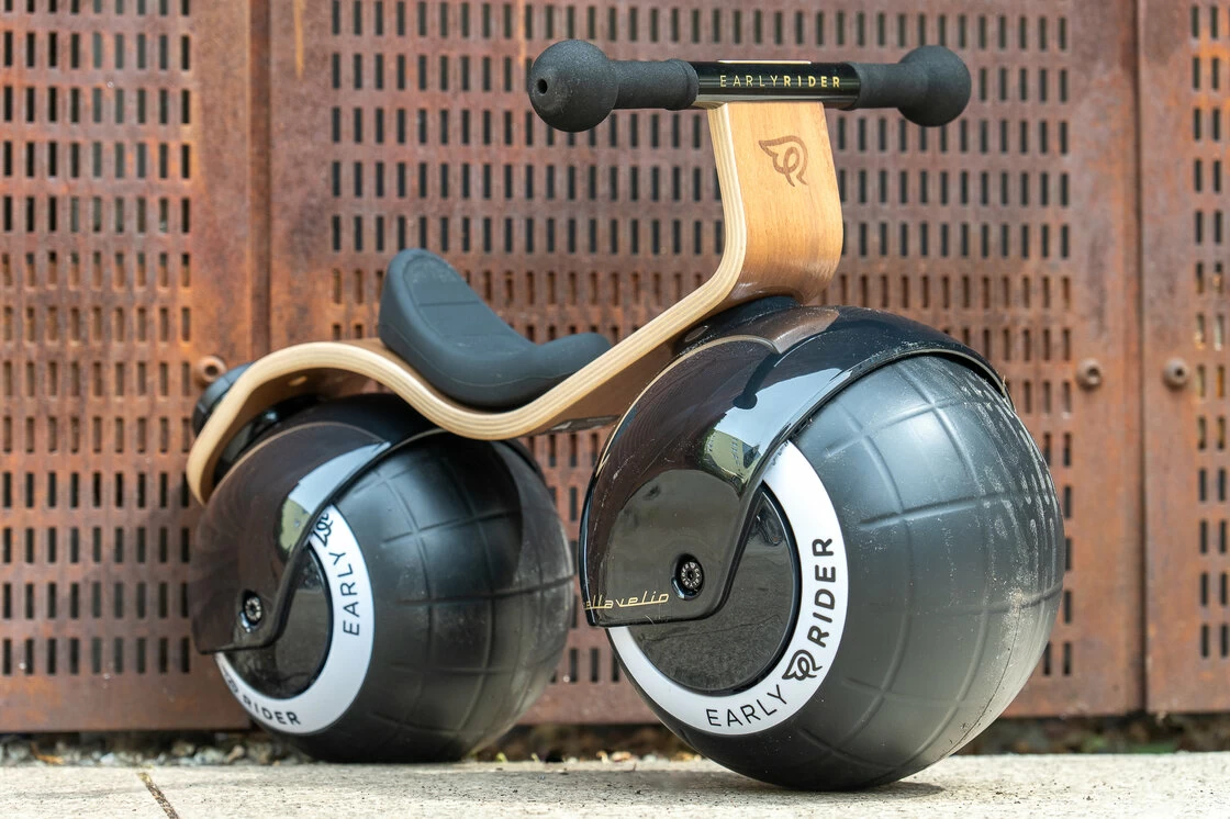 Rowerek biegowy Early Rider BELLA VELIO czarny