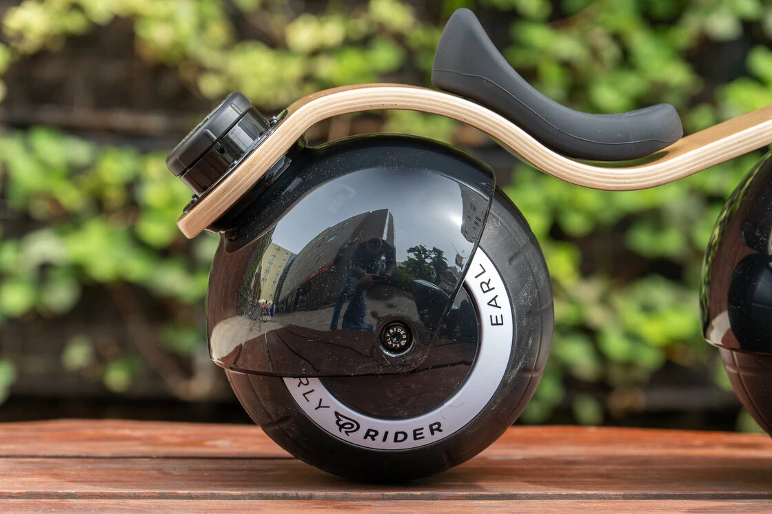 Rowerek biegowy Early Rider BELLA VELIO czarny