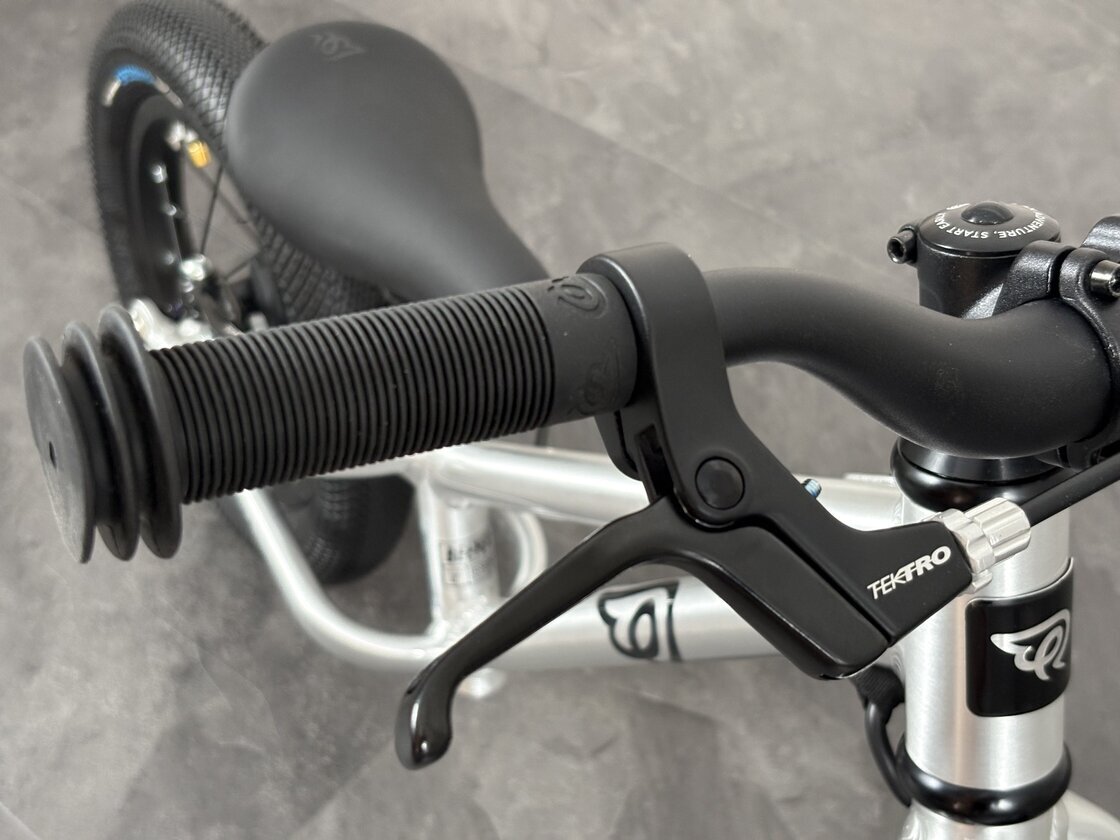 Rowerek biegowy Early Rider Belter 12"  Brushed Aluminium