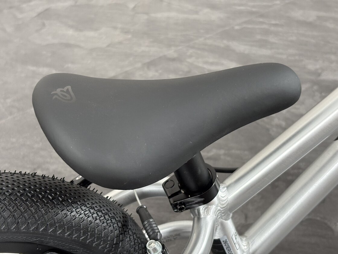 Rowerek biegowy Early Rider Belter 12"  Brushed Aluminium