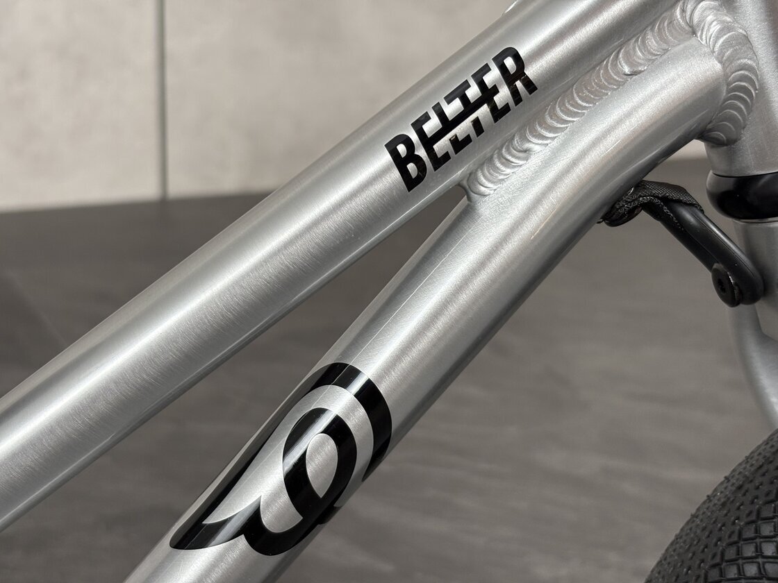Rowerek biegowy Early Rider Belter 12"  Brushed Aluminium