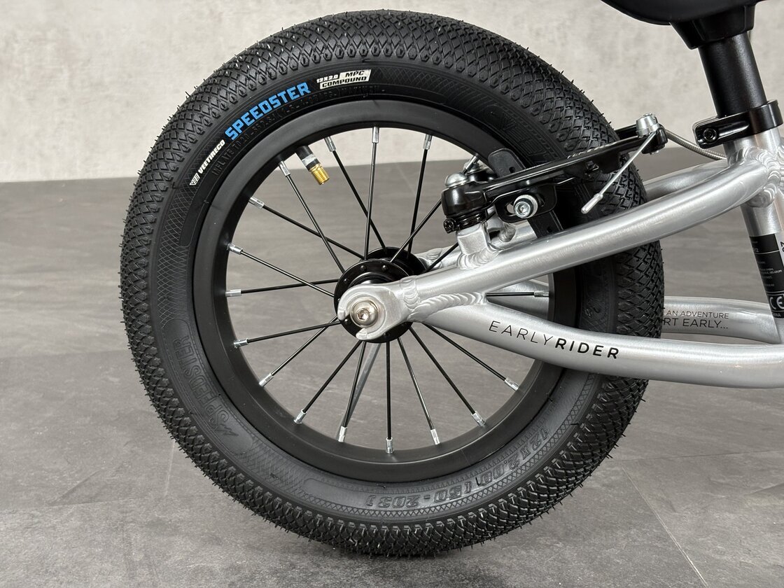Rowerek biegowy Early Rider Belter 12"  Brushed Aluminium