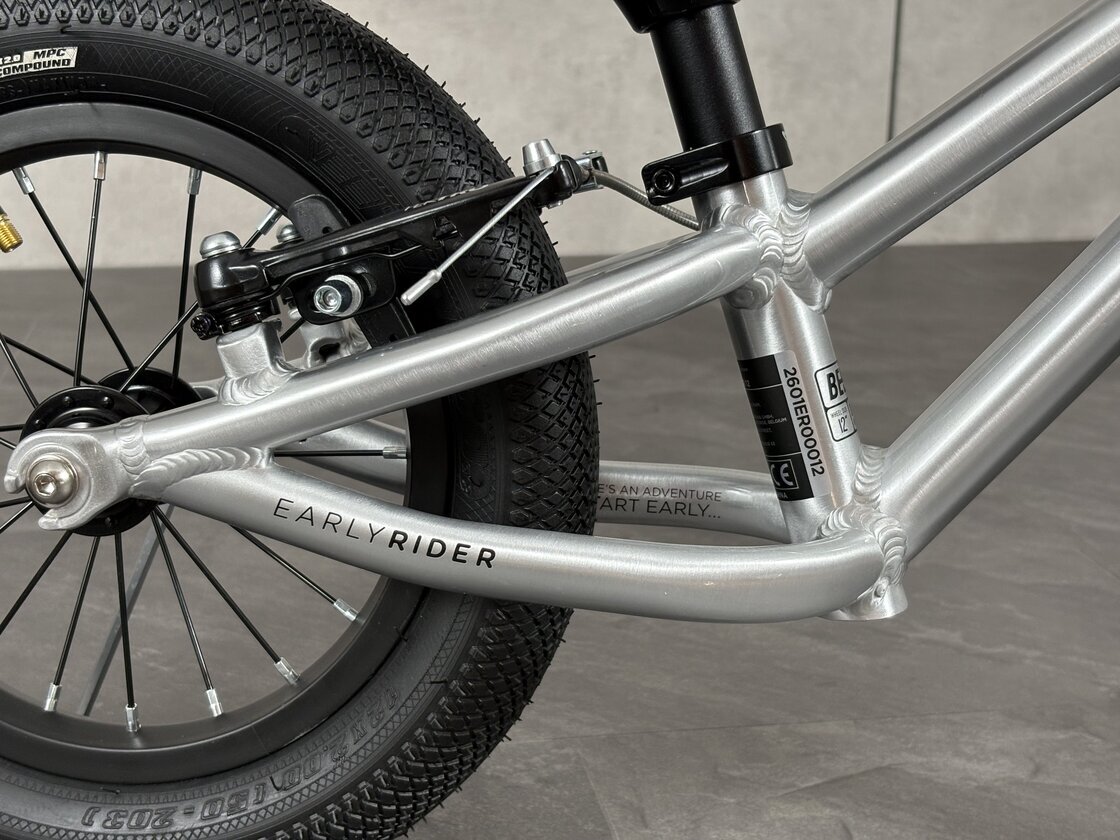 Rowerek biegowy Early Rider Belter 12"  Brushed Aluminium