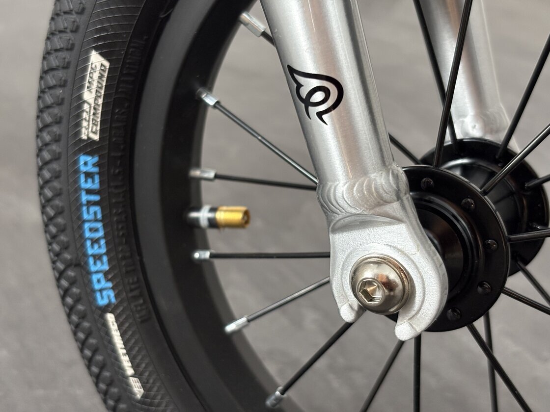 Rowerek biegowy Early Rider Belter 12"  Brushed Aluminium